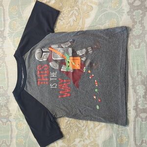 Boys Size 6/7 Star Wars Mandalorian Halloween Tee - Black and Gray